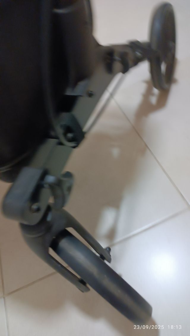 Caminador Magnum con asiento y cesta