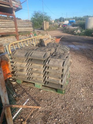 Pies de goma para señalización y vallas