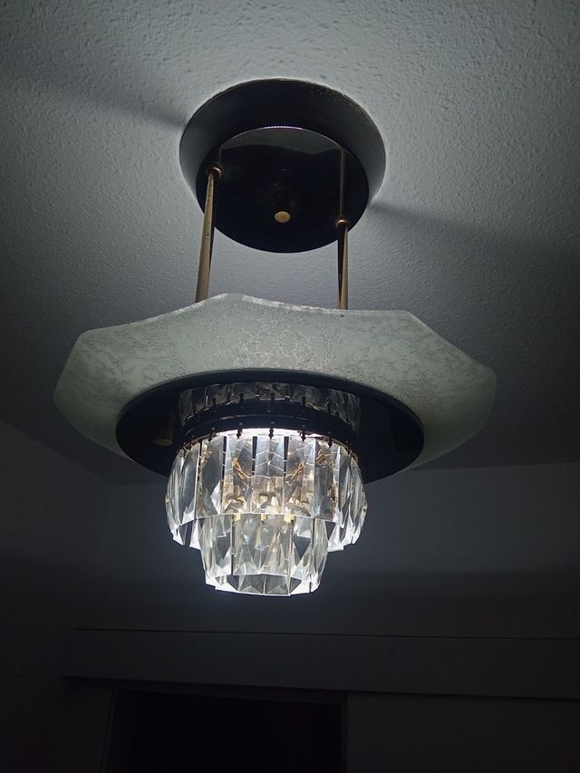 Lámpara colgante de cristal y metal