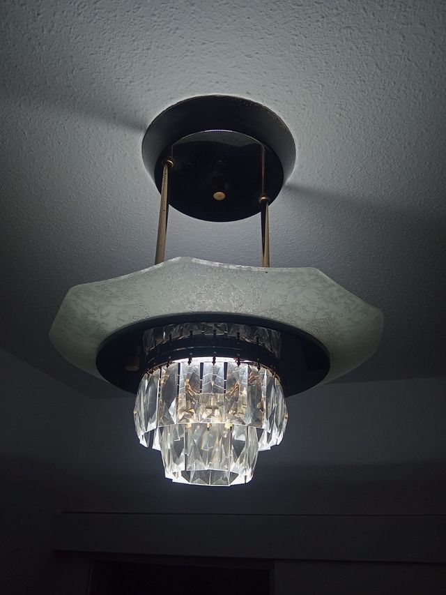 Lámpara colgante de cristal y metal