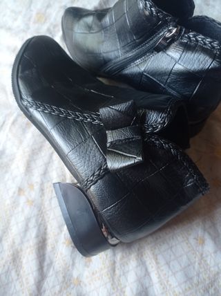 Botines negros nuevos