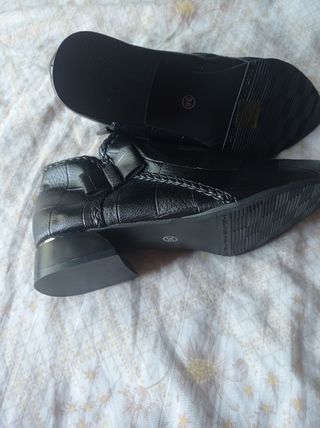 Botines negros nuevos