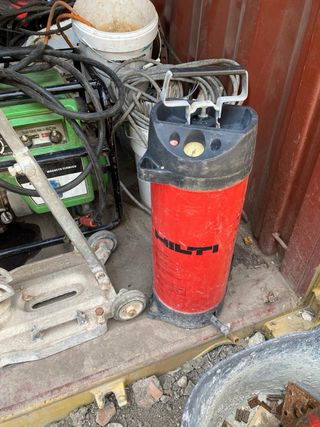 Perforadora Hilti DD130