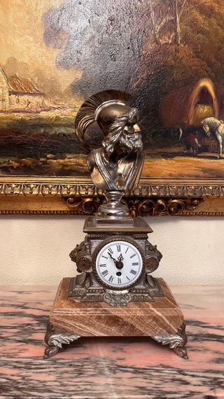 Reloj de sobremesa con busto. desconozco la marca.