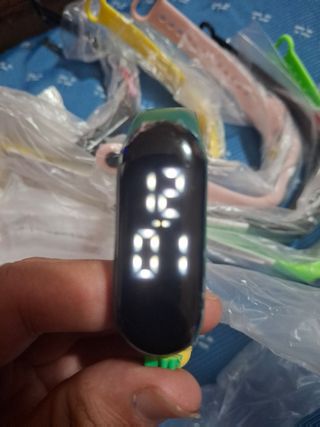 4 Relojes para niños con Adornos Frutas etc 