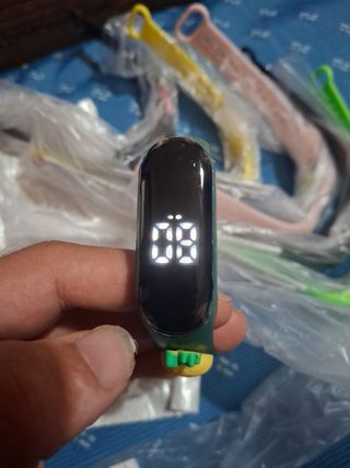 4 Relojes para niños con Adornos Frutas etc 