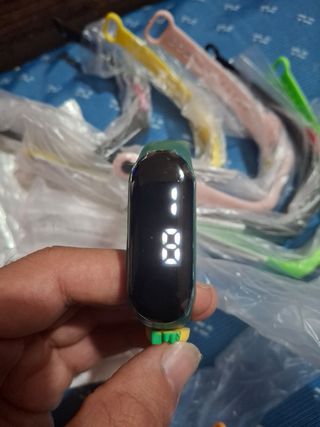 4 Relojes para niños con Adornos Frutas etc 