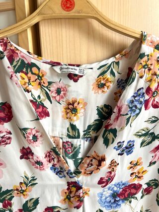 Blusa floral Stradivarius Talla XL