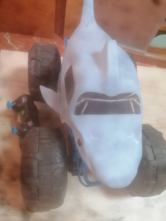 Coche radiocontrol tiburón