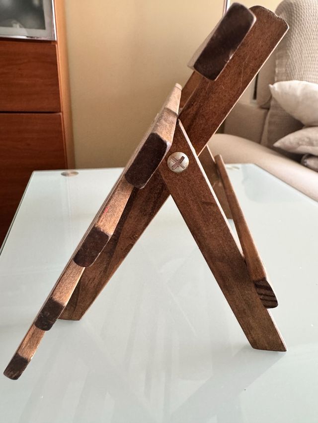 Barrera y corredor de madera