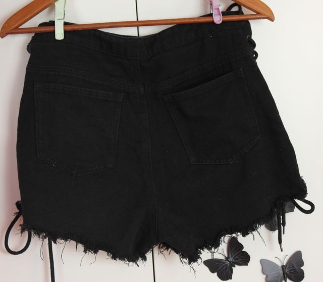 Shorts vaqueros negros con cordones