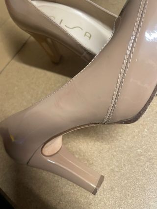 Zapatos de salón Unisa beige