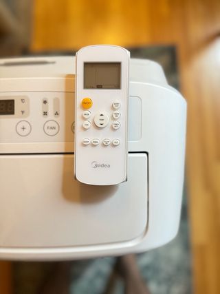 Aire Acondicionado Portátil Midea MPPDB-12HRN7-QB6