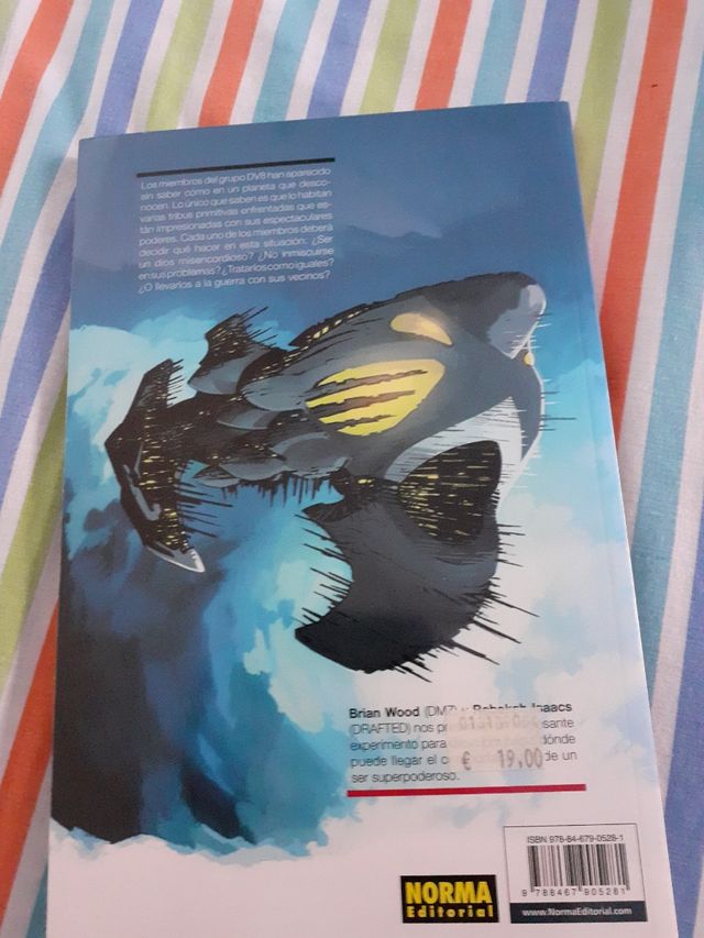 DV8 DIOSES Y MONSTRUOS