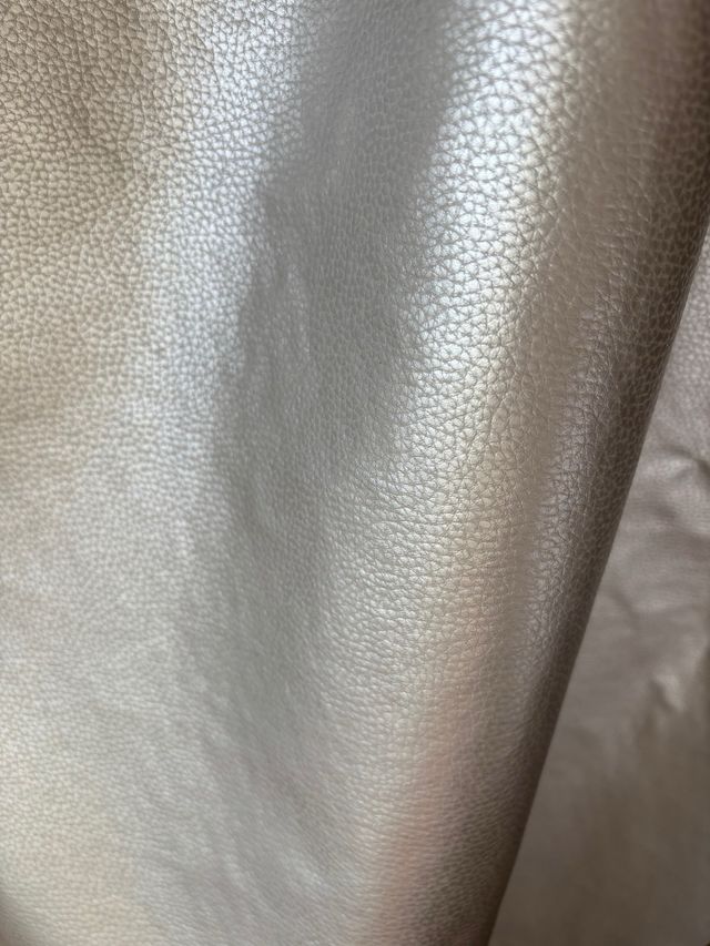 Tela polipiel 1,40 x 3 m. Color plateado 