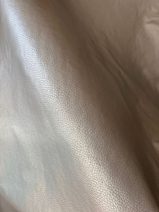 Tela polipiel 1,40 x 3 m. Color plateado 