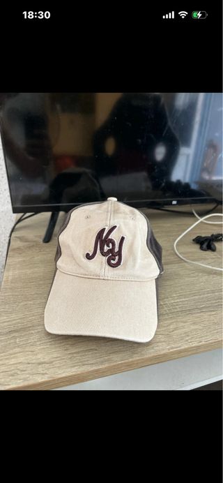 2 Gorras New York Yankees Beige y Negra