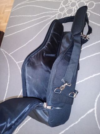 Funda para saxo alto Madarozzo. 
