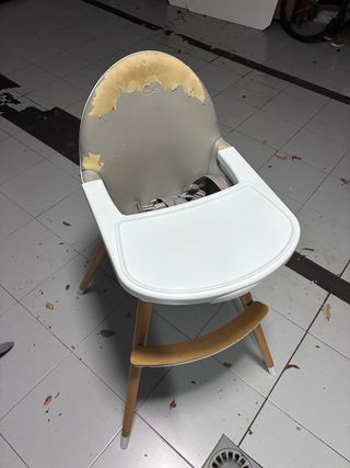 Trona infantil para comer en la mesa
