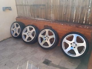 Llantas de aleación plateadas 
