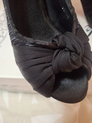Zapatos de fiesta negros con tacón y plataforma