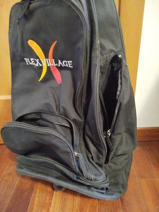 Zaino nero con manico estensibile