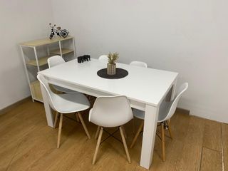 Pack mesa NUEVO de madera y Sillas Nordicas 