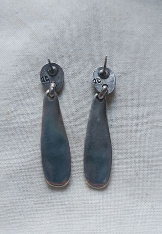Pendientes largos plateados