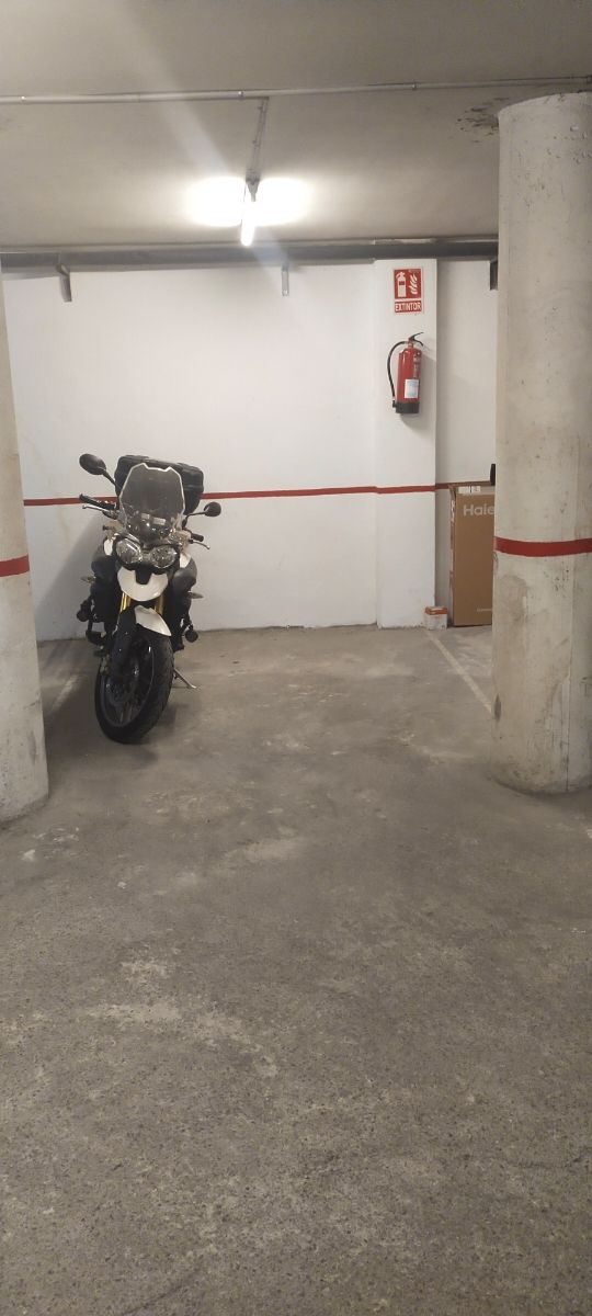 Plaza de garaje para moto