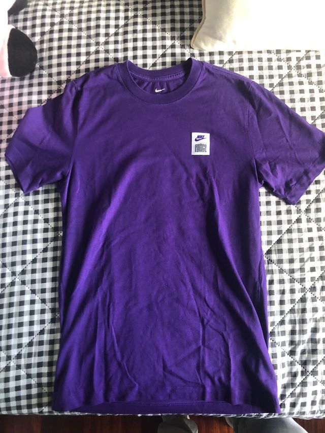 Camiseta Nike Morada