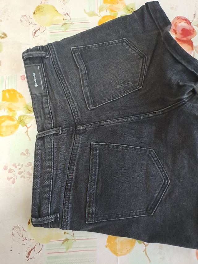 Pantalón corto vaquero negro