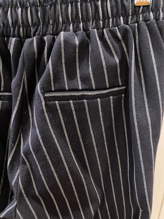 Pantalón rayas azul cómodo