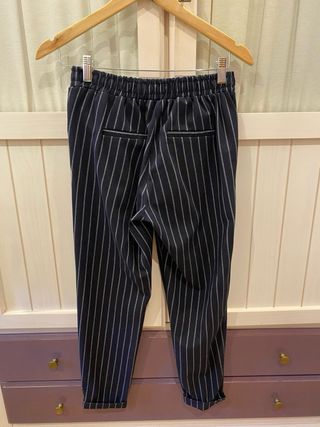 Pantalón rayas azul cómodo