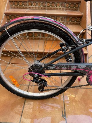 Bicicleta niña B'TWIN negra y rosa