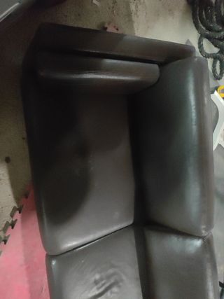 Sillón de cuero marrón