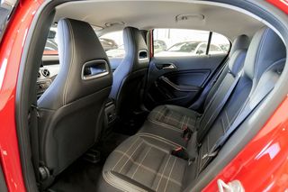 Mercedes GLA MERCEDES-BENZ  GLA 200 d Urban 