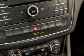 Mercedes GLA MERCEDES-BENZ  GLA 200 d Urban