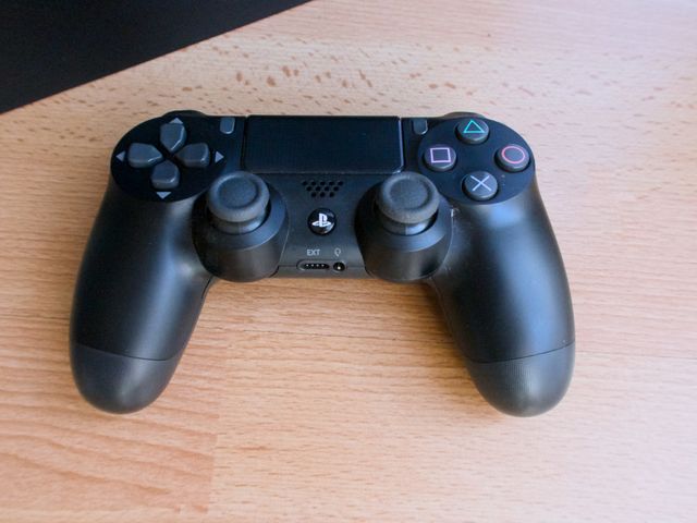 PS4 Pro Negra 1TB revisada