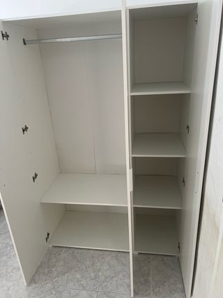 Armario blanco de madera