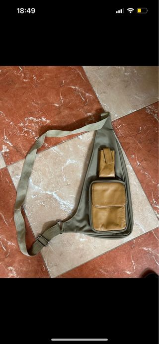 Bandolera de piel y lona