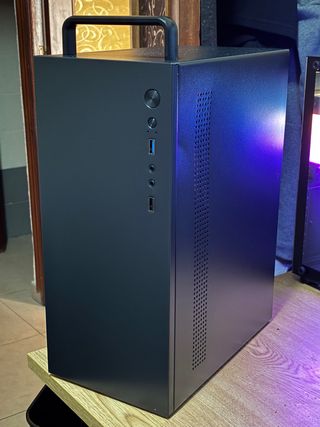 Torre PC Negra con Asa