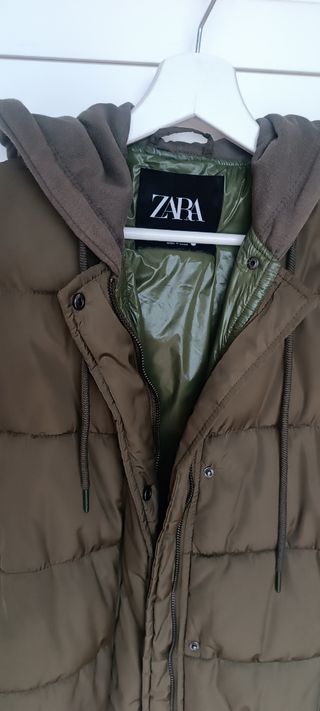 Chaleco Zara caqui con capucha