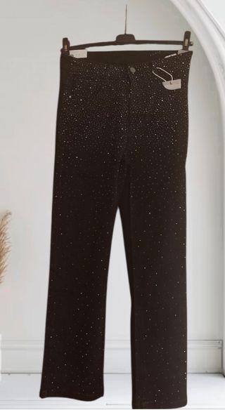 Pantalón vaquero negro con pedrería