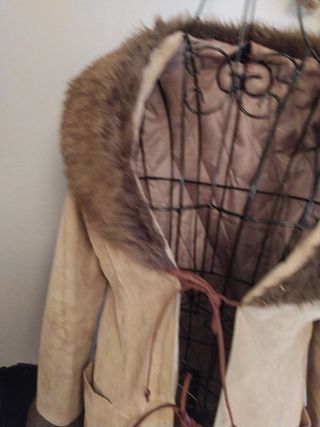 Abrigo beige con pelo