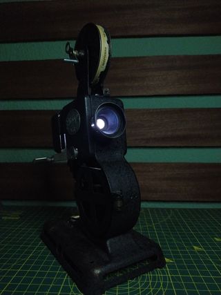 Proyector antiguo de cine Pathé Kid 9,5mm.