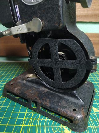 Proyector antiguo de cine Pathé Kid 9,5mm.