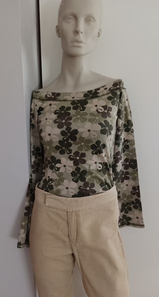 Camiseta floral manga larga