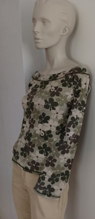 Camiseta floral manga larga