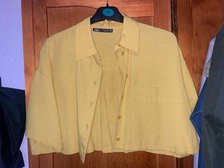 Camisa Zara amarilla corta talla S