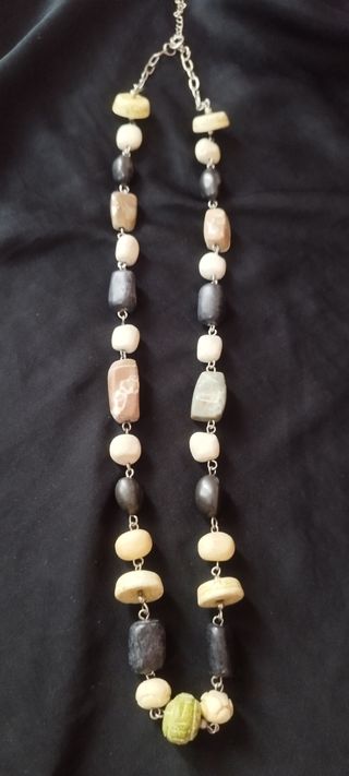 Collar de cuentas de coral blanco natural
